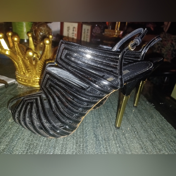 Strappy Slingback Heels by Louis Vuitton - Picture 3 of 7